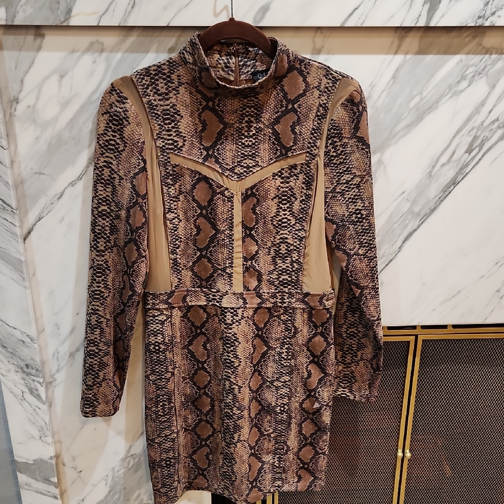 QUII Exquisite Collection Snakeskin Print Long Sleeve Dress